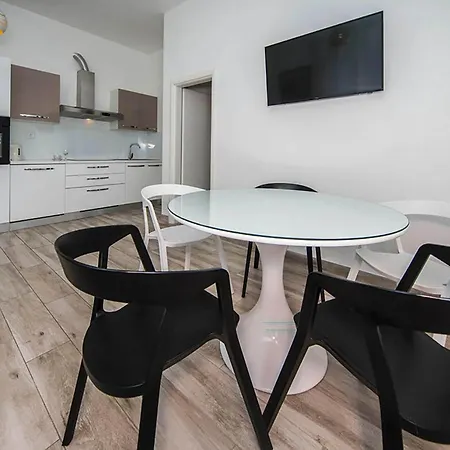 Apartment In With Wifi *