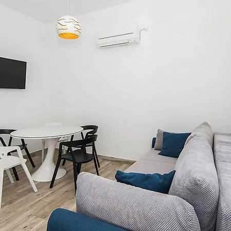 Apartment In With Wifi *