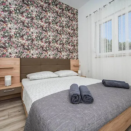 Apartment In With Wifi Podstrana